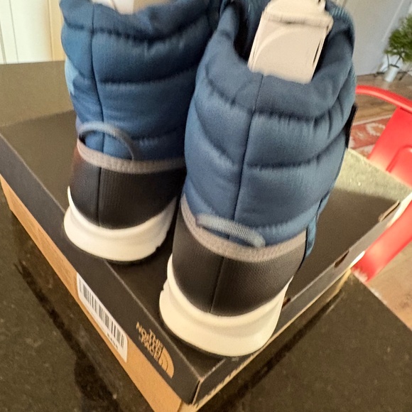 NIB - THE NORTH FACE Kids' Thermoball Pull-on Wp Boot  -  SZ 7 big kid - Picture 8 of 15